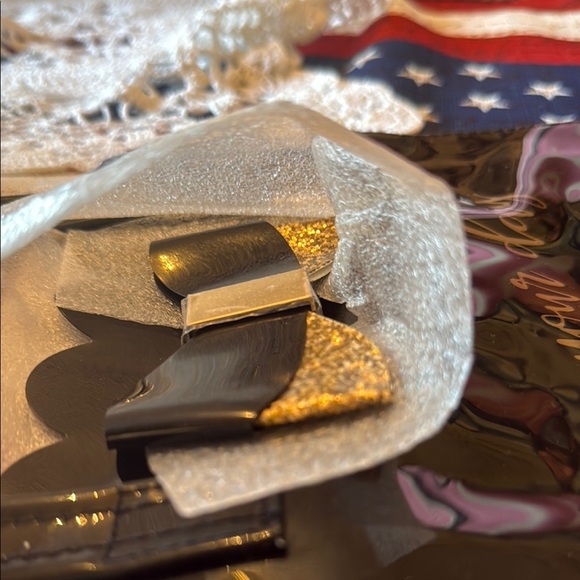 Stylish Black Tote Bag - Picture 3 of 5